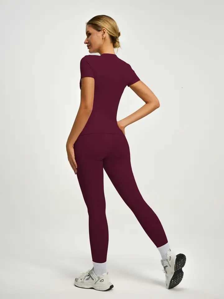Set Womens Short Sleeve Sporty High Waist Yoga Pants T-Shirt Combo Ideal for Fitness Gym Sculpting Workout M260626 - view 4