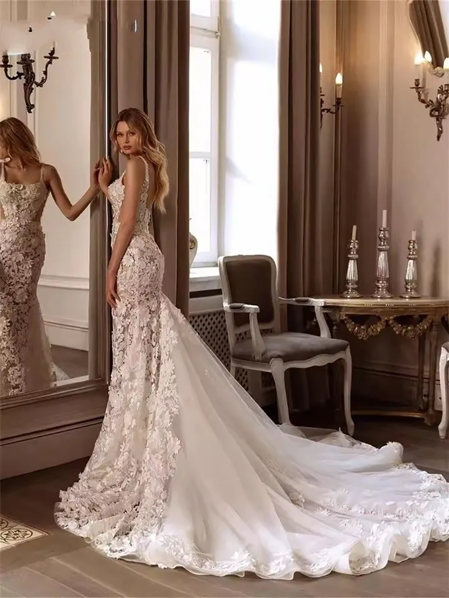 Designer Flowers Lace Wedding Dress Spaghetti Straps Boho Garden Bridal Gowns Sweep Train Backless Sexy Bridal Gowns Tulle Long Train Bride Vestidos D - view 4