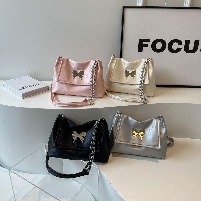 2026 New Korean Niche Butterfly Element Underarm Tote Bag For Women, Hot Girl Envelope Design Fashion Shoulder Handbag - view 3