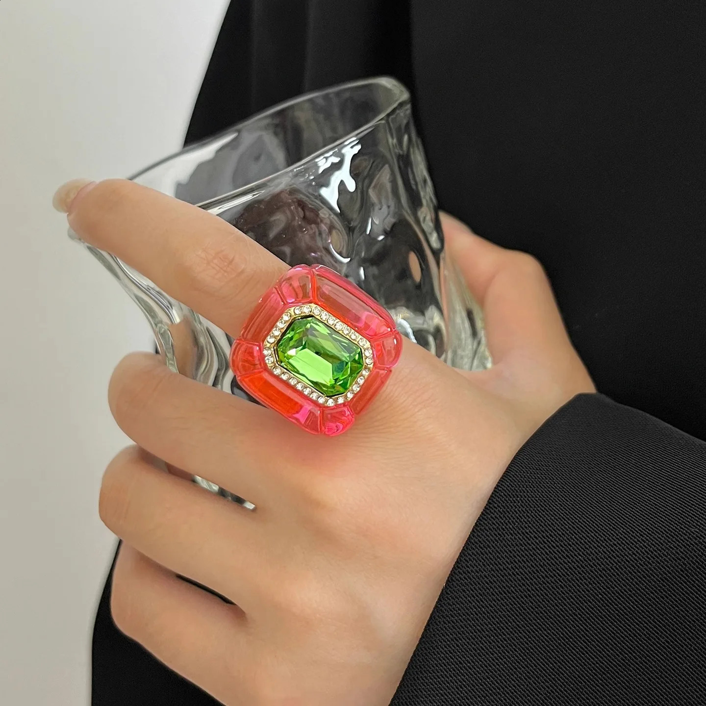 Resin bracelet exaggerated geometric round gradient bracelet260624 - view 7