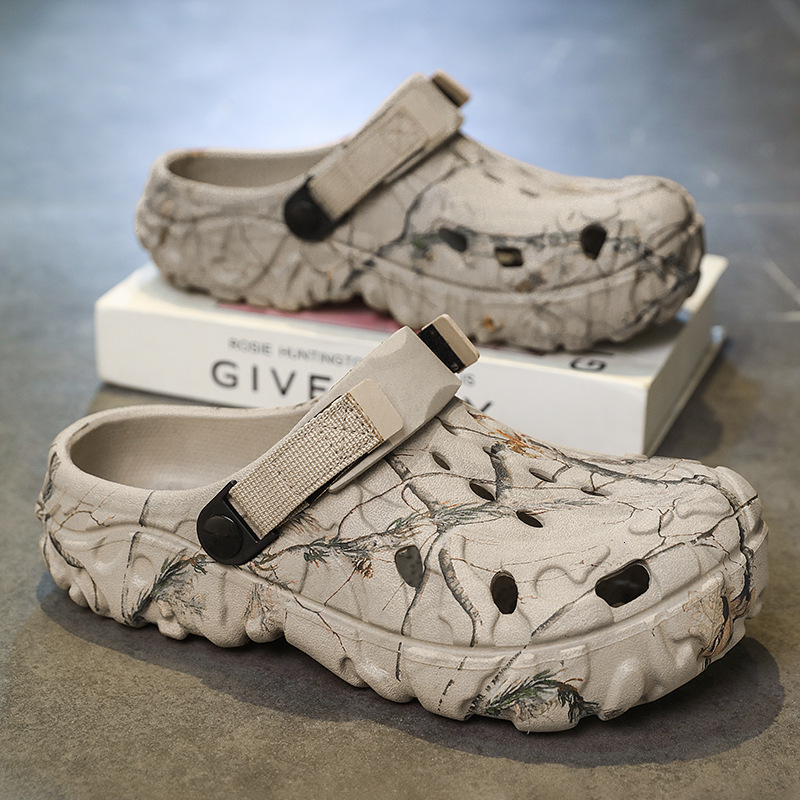 Men Camo Print Platform Clogs Adjustable Heel Strap Breathable Hollow Out EVA Garden Shoes Anti Slip Thick Sole Outdoor Beach Slip On Sandals