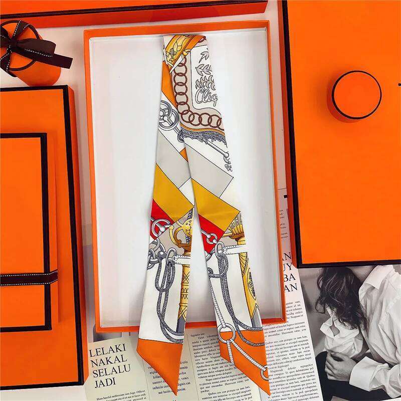 2025 Brand Design Chains Women Mulberry Silk Luxury Scarf Fashion Hair Headband Foulard Skinny Bag Scarves Neckerchief 26Y06226 - view 4