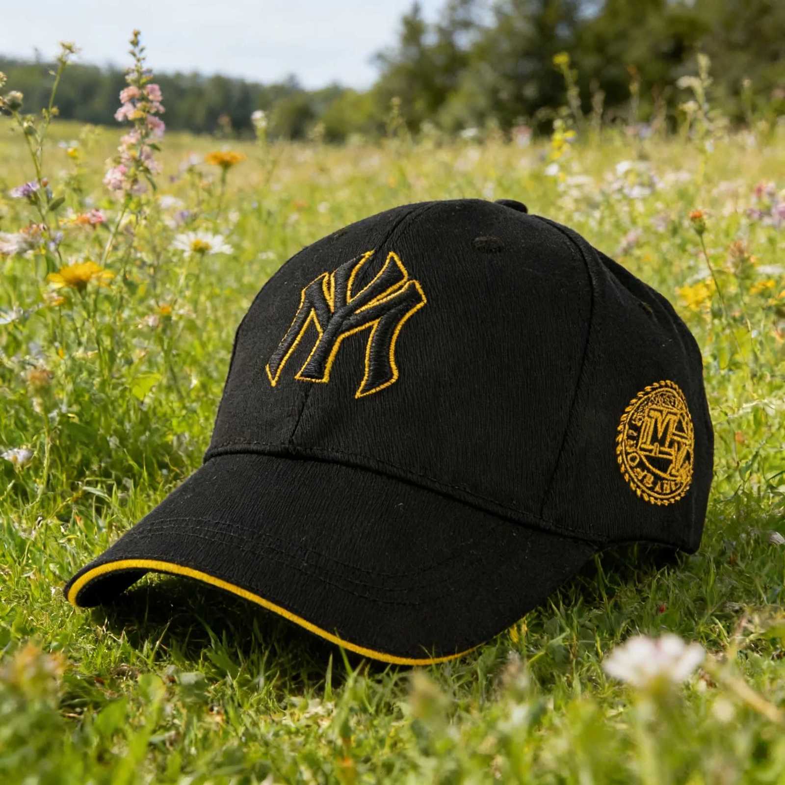 Enhance Fashionable your baseball outdoor Image Featuring classic New York s and retro badges it is both fashionable M260626 - view 5