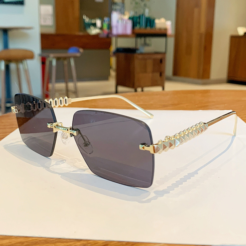 2026 Designer's New Metal Square Sunglasses For Women With A High-end Feel Studded Leg Cards Instagram Luxury Style Frameless Sunglasses Casual A - view 1