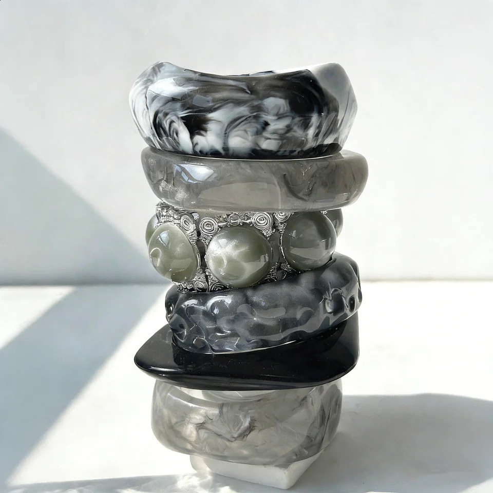 Retro-inspired Arrival Transparent Gray-Black Resin Bracelet Irregular Thick Stretch-Fit Womens Jewelry 260624 - view 1