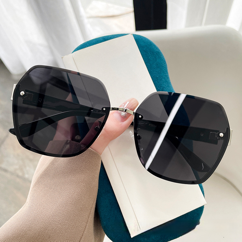 New Women's Designer Round Frame Small Fragrant Luxury Women's Sunglasses Women's Box Sunglasses Personalized Internet Celebrity UV Pro - view 3