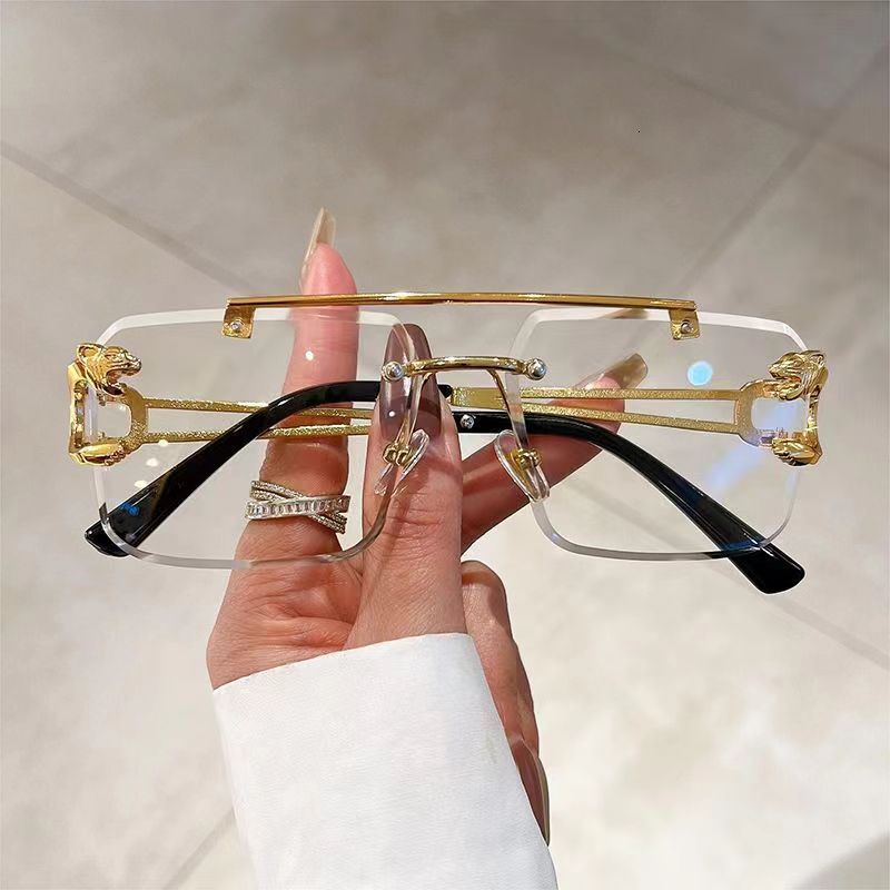 Square Small Frame Ocean Sunglasses 2026 Designer's New Full PC Frameless Ins Trendy Sunglasses Street Photography Glasses Personality Trend Fash - view 3