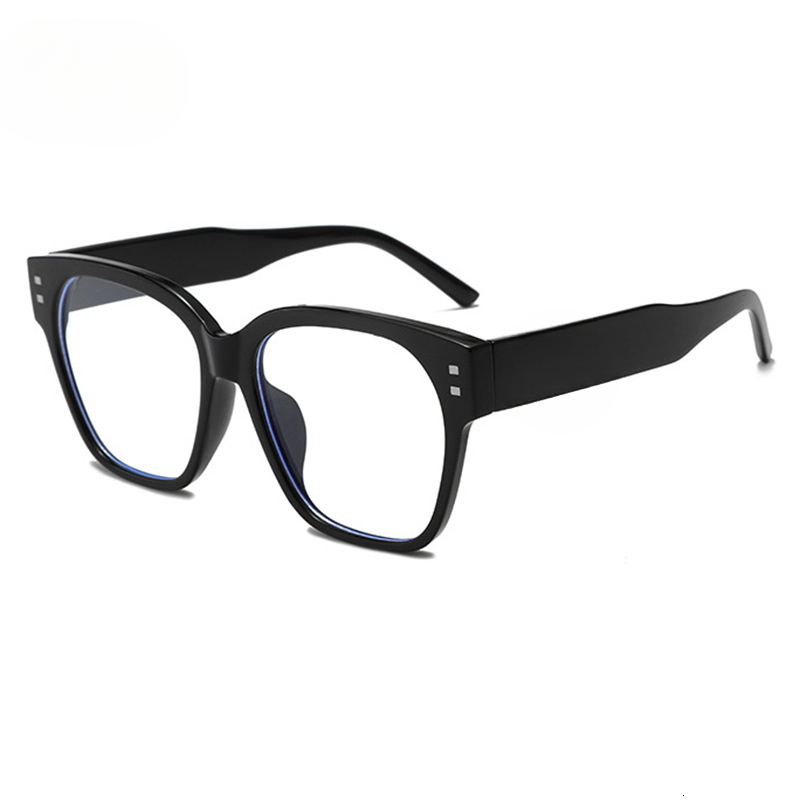 Chic Style Unisex Sunglass Accessory Featuring Contemporary Lens Technology - view 8