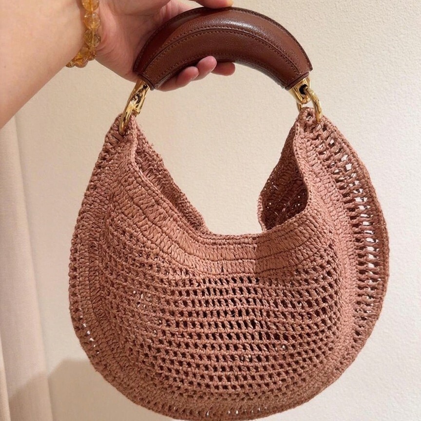 Women Light Luxury Fashion Hand Woven Makeup Bag Lightweight Beach For Vacations Hollow Out Small Design Handbag And Crossbody Bag