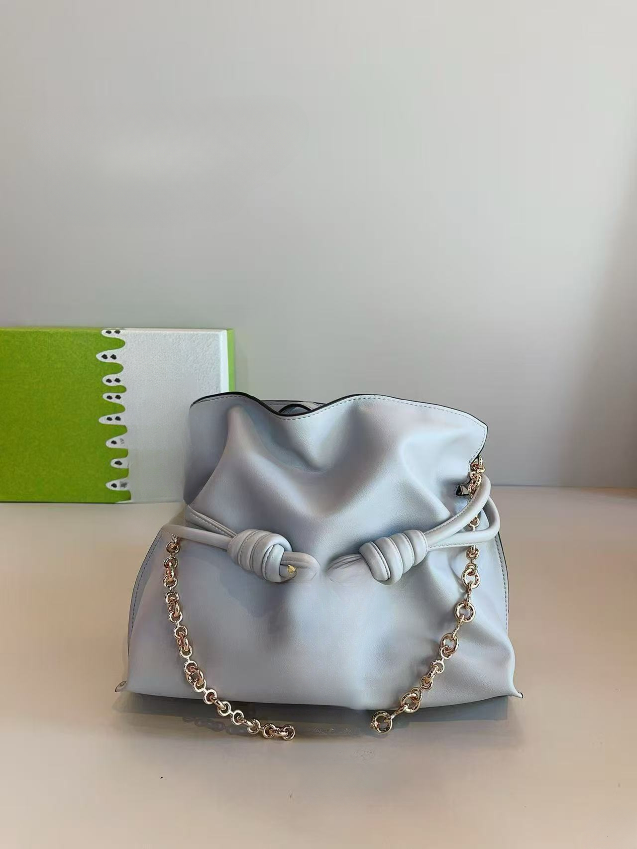 2026 Summer New Fashionable Cloud Bag French Elegant Super popular Style Small and Exquisite Design Women's Shoulder Bag Solid Color Design Luxur - view 9