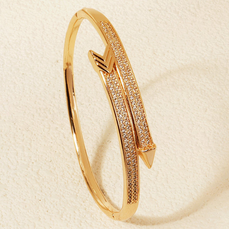 Bracelet Fashionable And Exquisitely Designed Diamond Inlaid Bracelet Light Luxury Gold Versatile Women's Buckle Bracelet Designer Hard Body Brac - view 6