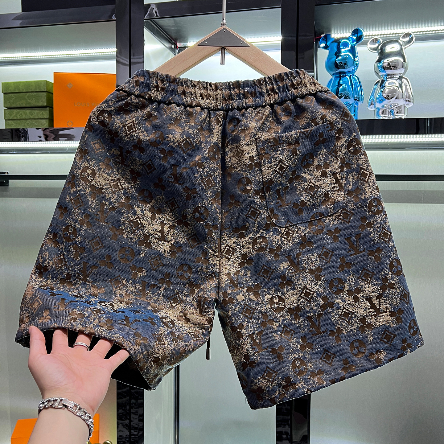 European High-End Light Luxury Jacquard Casual For Men, New Summer Trendy Brand Outdoor Men's Beach Shorts - view 3