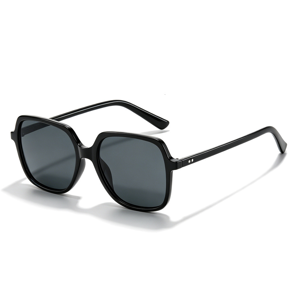 2026 New Model European And American Style Versatile Simple Rivet Fashion Large Frame Square Sunglasses - view 3