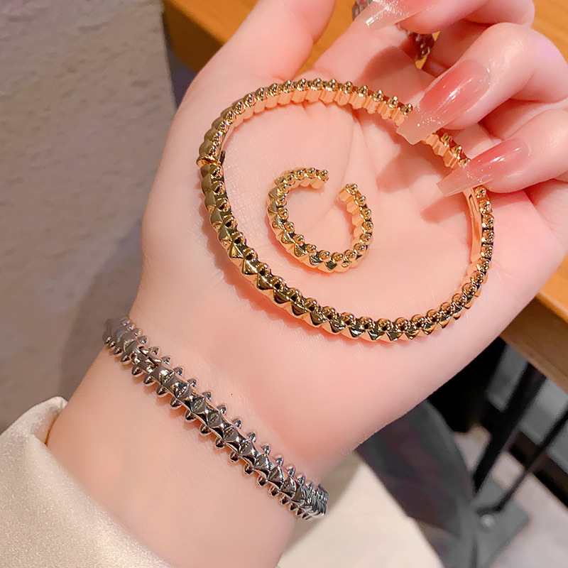 K Gold Rivet Electroplated Copper Material Niche Fashion High-end Design Bracelet - view 5
