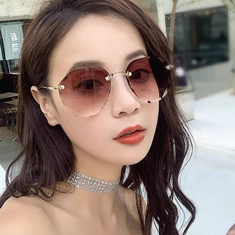Women's Sunglasses Cut-Edge UV Protection Asymmetrical Popular Trendy Sunshade GlassesWomen's Sunglasses New Model Frameless For Driving Tra - view 3