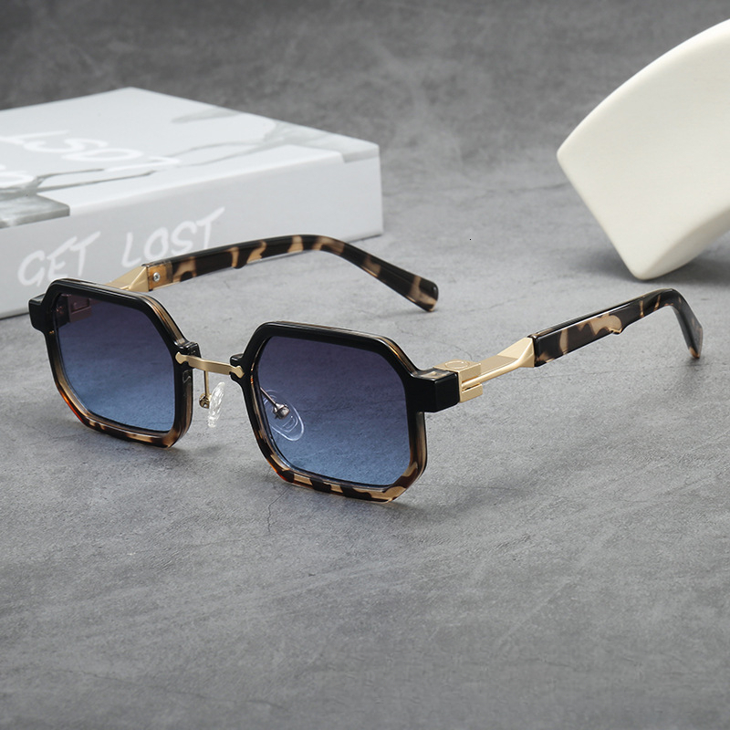 Designer's New Retro Hip Hop Personalized Small Box Exquisite Sunglasses Cross Border European And American Travel Sunscreen Sunglasses Advanced - view 4