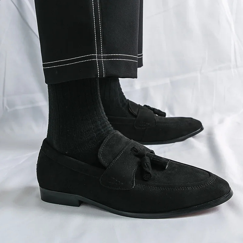 Mens Tassels Loafers Comfortable Suede Shoes Men Leather Lowheel Wedding Moccasins British Style NonSlip Retro Driving 260624 - view 7