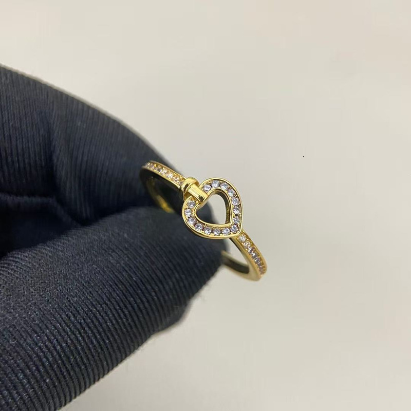 Ring Fashionable And Minimalist Heart Shaped Diamond Ring With Exquisite Geometric Design And Diamond Inlaid Ring Jewlery Designer For Women Fashion A - view 4
