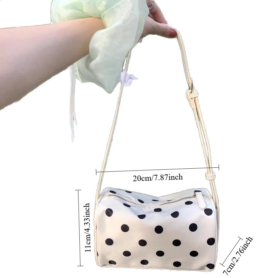 Korean Casual Fashionable Polka Dot Three-dimensional Pillow Bag Hand-held Toast Bag Versatile Simple Shoulder Messenger Bag a260625 - view 7