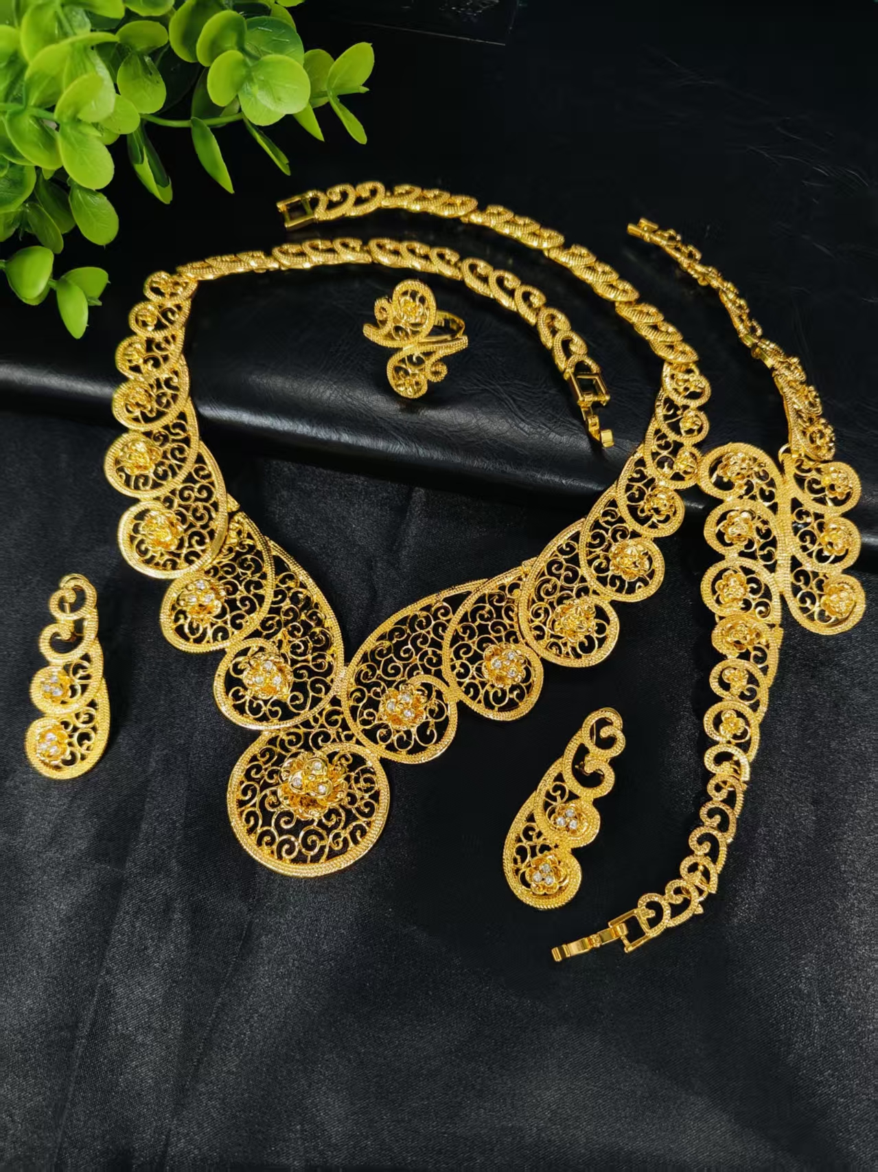 Dubai Gold Plated Hollow Necklace Earrings Jewelry Set For Women Nigeria Indian African Bridal Wedding Party Gift Jewellery - view 3