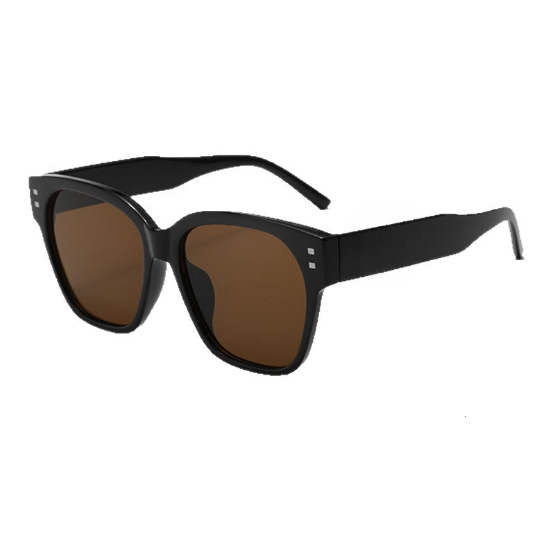 Chic Style Unisex Sunglass Accessory Featuring Contemporary Lens Technology - view 6