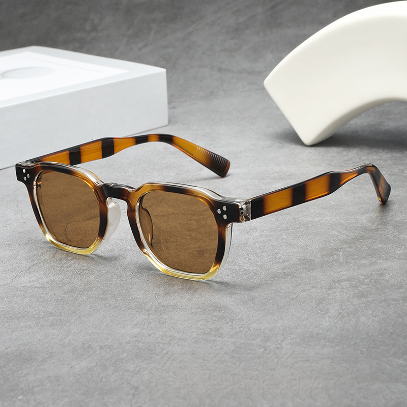 2026 Designer's New Retro Thick Oval Casual Small Frame Luxurious And High-end Women's Sunglasses With Sun Protection And UV Protection For - view 1