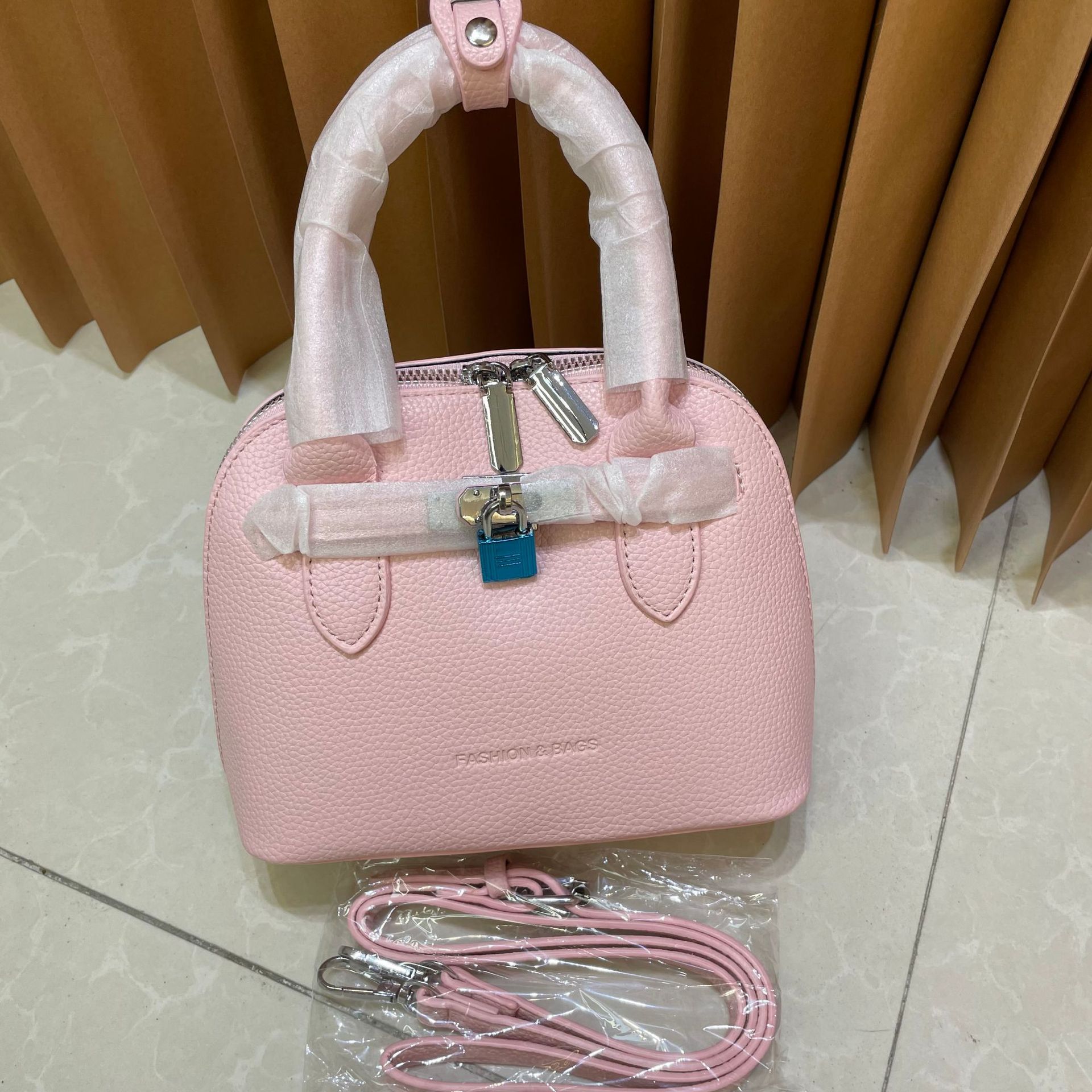 Women's Macaron 5 Color Litchi Grain Shell Handbag, Metal Lock Zipper Dumpling Purse With Detachable Thin Strap Daily Crossbody Bag - view 6