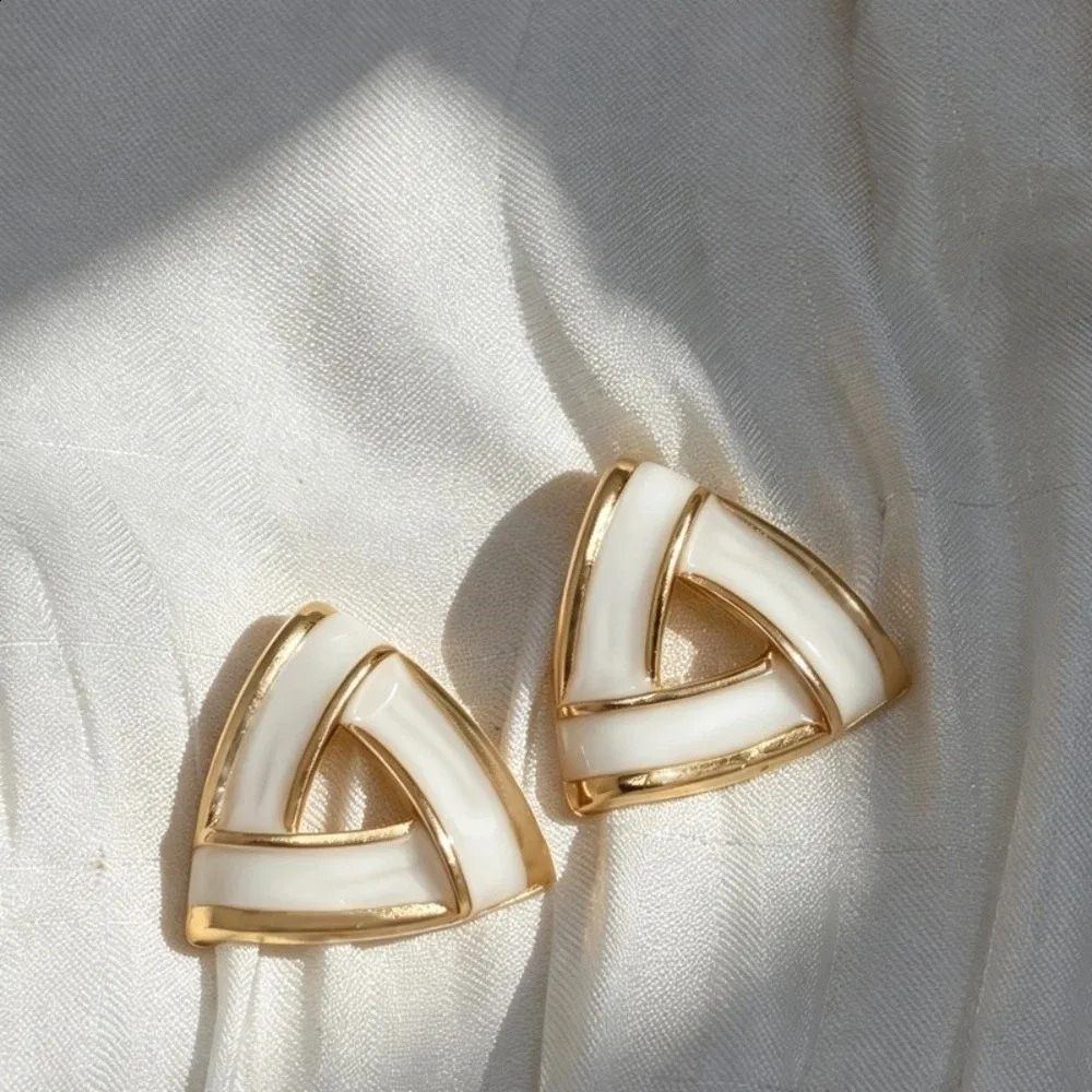 Gold Color Pearl Earrings Retro Style Geometry Trim Stud Earrings Pearl Earrings Stud Gifts for Women 260626 - view 4