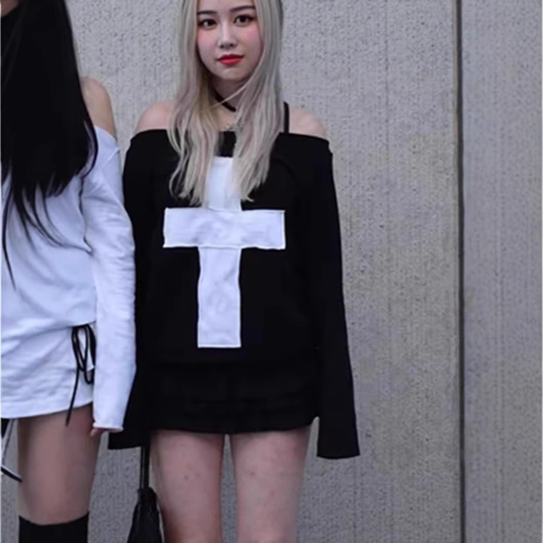 Summer Sweet and Spicy Loose Style, Cross Splicing, Fashionable Women's Long Sleeve T-shirt Round Neck Long Sleeve Knitted Sweater, Hollow Design - view 5