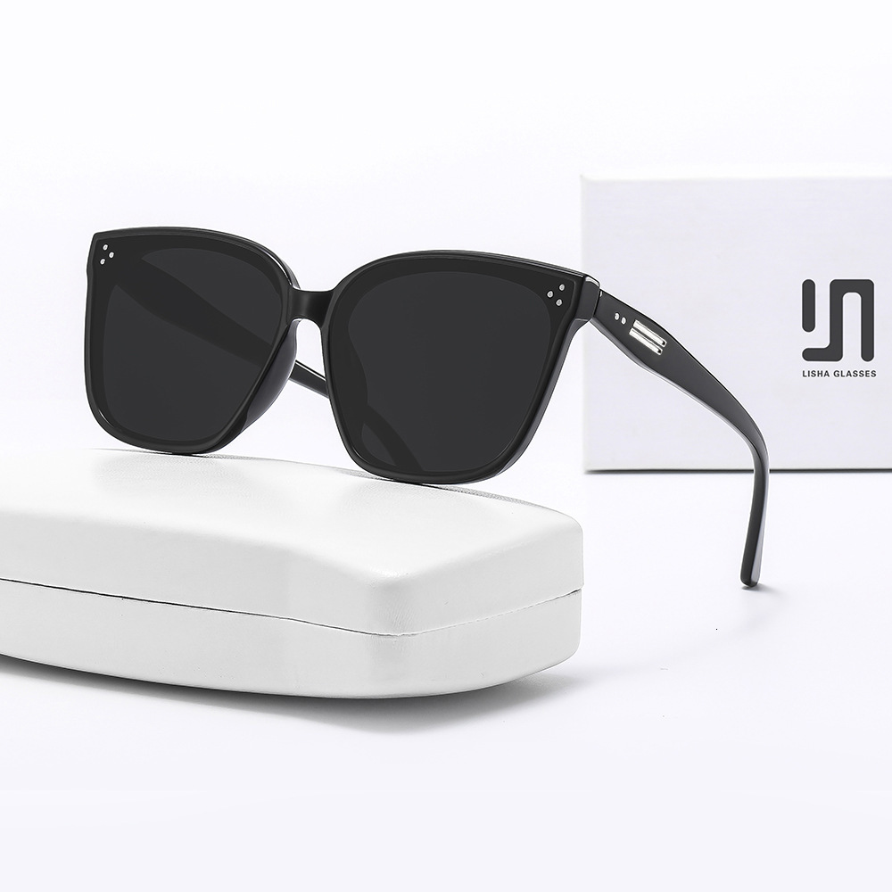 New GM Tea Color Sunglasses for Women and Men, UV Protection, Fashionable Polarized Glasses, High-End Ins Style wholesale - view 4