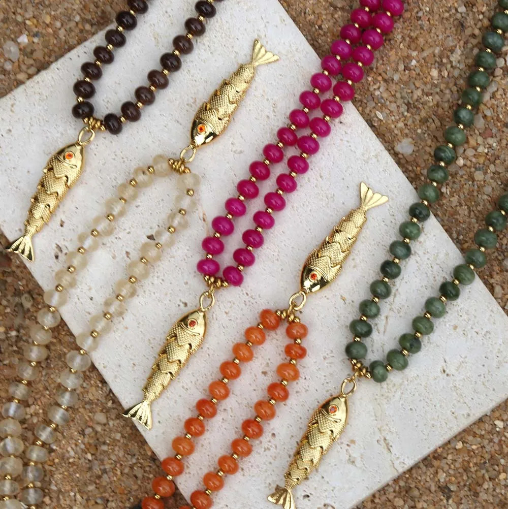 2026 latest Swingable gold-plated small fish pendant colored natural stone abacus beads stainless steel spacer beads necklace 260626 - view 4