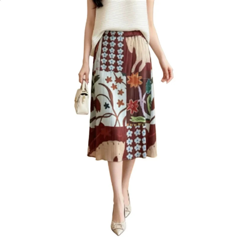 Miyake Pleated Printed Threedimensional Textured Elastic Waist Skirt 260626 - view 7