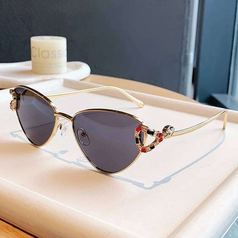 2026 Fashion Gold Cat Eye Sunglasses Snake Head Ornament Gradient Lens Sun Glasses UV400 Shades for Women Casual & Everyday Wear 26Y0626 - view 5