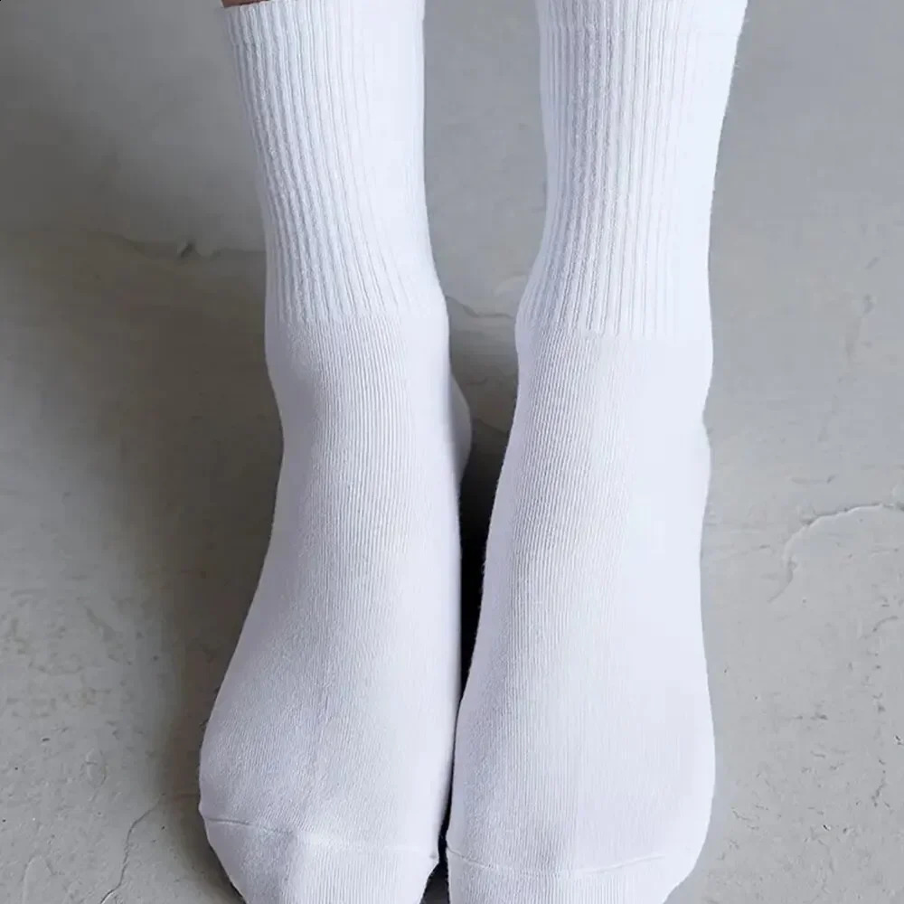 Mid Length Sock Classic Black White Solid Color Fashionable Casual Sports Absorbing Breathable Men 171020 Pairs 260622 - view 5