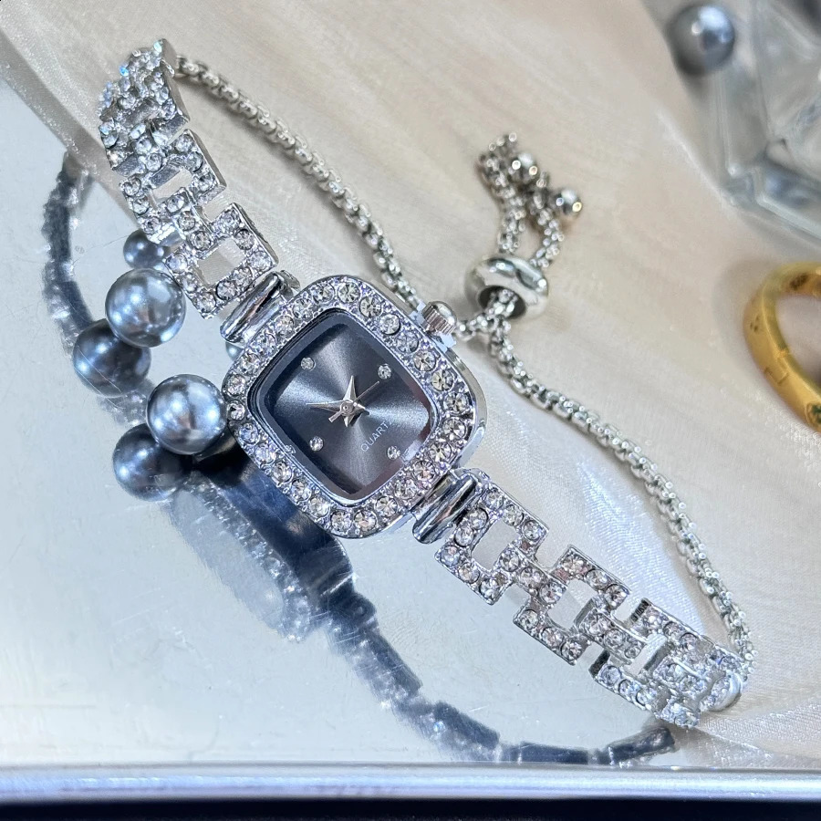 Cross-border small square bracelet pull womens watch free adjustment square chain diamond set small ladies quartz watch 260624 - view 6