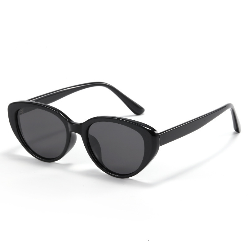Polarized Sunglasses Retro Triangle Cat Eye Sunglasses for Women Summer Sun Protection Small Face Small Frame High end Feel - view 5