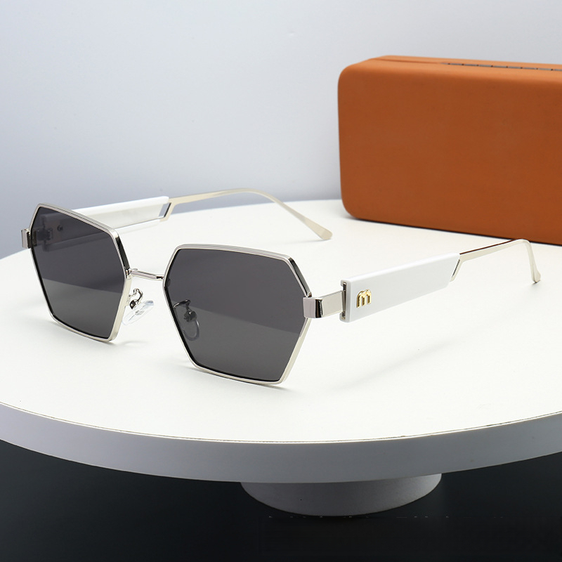 New M-shaped high-end metal sunglasses, Korean style trendy ins influencer European and American square sunglasses for women, with a high-end feel tha - view 4