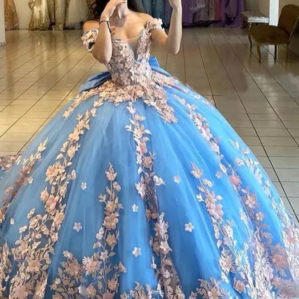 Royal blue off-shoulder dress with pink rose lace, big bow, and super long tulle train Quinceanera color-block dress - view 3