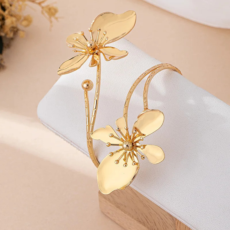 KMVEXO Elegant Enamel Flower Arm Cuff Open Bangles Bracelet for Women Gold Color Metal Floral Armlet Bracelets Party Jewelry260624 - view 7