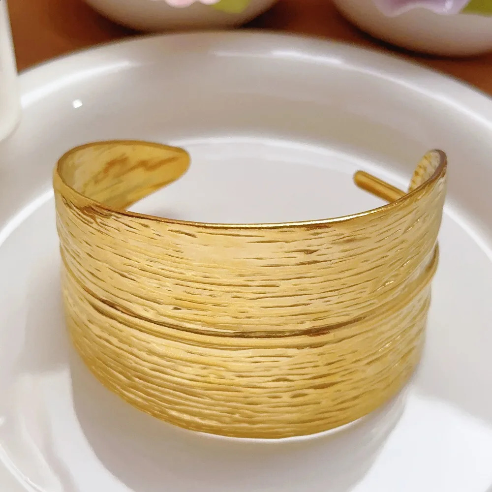 Exaggerated Gold Color Stainless Steel Three-dimensional Relief Texture Opening Adjustable Wide-faced Bangle for Woman Jewelry 260625 - view 3