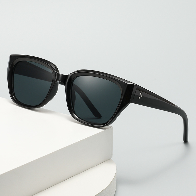 New Versatile Retro Sunglasses for Women High end Fashion Trend UV Protection Sunshade Sunglasses