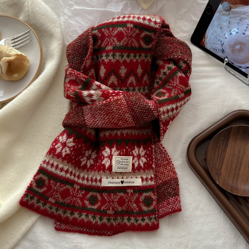 J0150 One-piece molded cashmere and velvet neck warmer, fits snugly around the neck, windproof and neck-protecting, suitable for layering in autumn an
