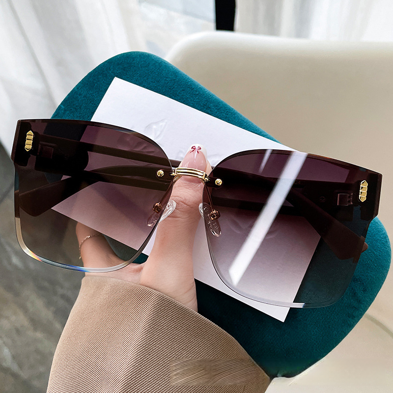 2026 New Designer Niche Luxury Personality Trend Casual Versatile Frameless Cut Edge Gradient Color High-quality Sunglasses Sunshade Women's Sung - view 5