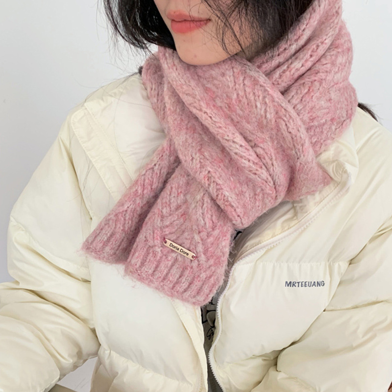 J0150 One-piece molded cashmere and velvet neck warmer, fits snugly around the neck, windproof and neck-protecting, suitable for layering in autumn an - view 3