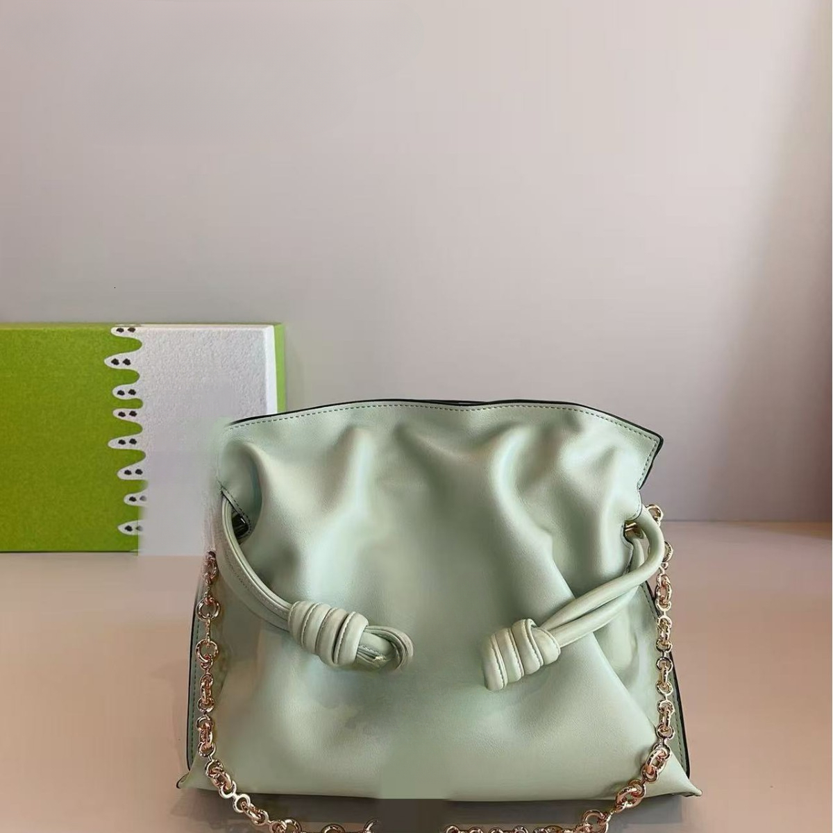 2026 Summer New Fashionable Cloud Bag French Elegant Super popular Style Small and Exquisite Design Women's Shoulder Bag Solid Color Design Luxur - view 5