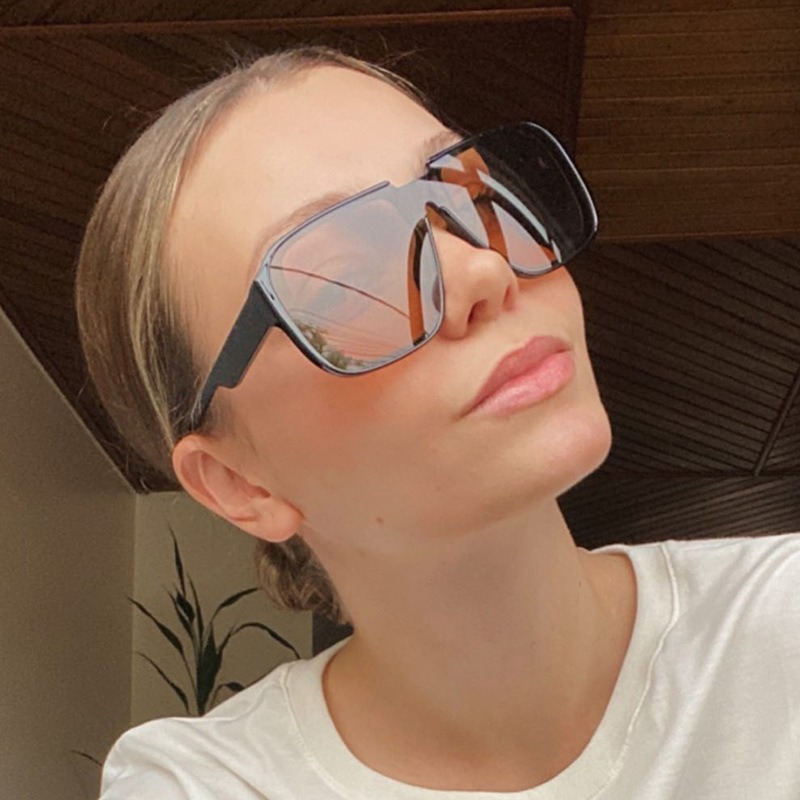 Designer's New Luxury And High-end One-piece Square Sunglasses 2026 New Modern Retro Sunglasses Ins Street Partners Face Large Frame Personalized - view 5