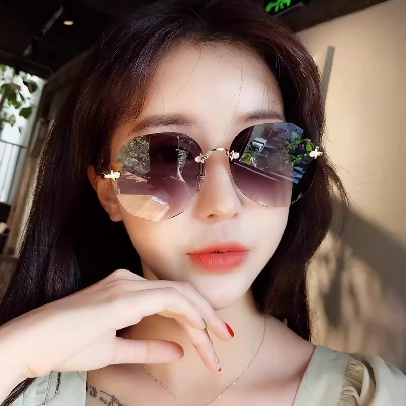 Women's Sunglasses Cut-Edge UV Protection Asymmetrical Popular Trendy Sunshade GlassesWomen's Sunglasses New Model Frameless For Driving Tra