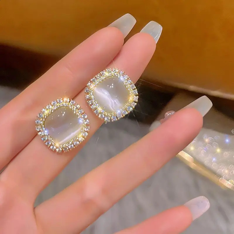 Retro Pearl Ear Clips Gentle and Advanced Ear Accessories Fashion Womens Versatile and Painless Ear Clips 260626 - view 6