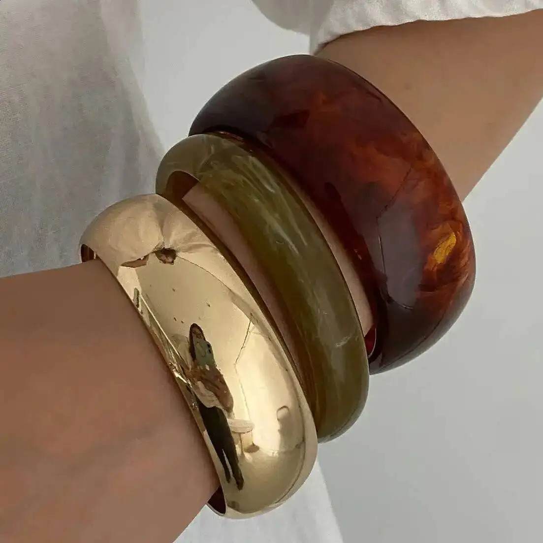 Salircon 3 Styles Boho Wide Chunky Round Acrylic Resin Bangles Women Hip Hop Geometric Metal Bracelets Stackable Charms Jewelry260624
