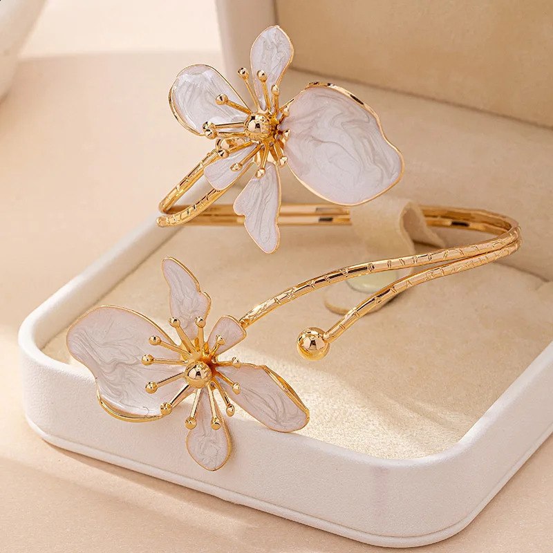KMVEXO Elegant Enamel Flower Arm Cuff Open Bangles Bracelet for Women Gold Color Metal Floral Armlet Bracelets Party Jewelry260624 - view 5